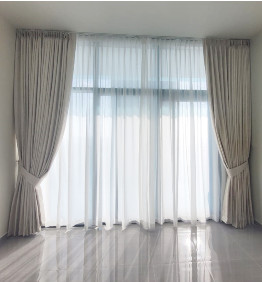 Curtains in The Springs